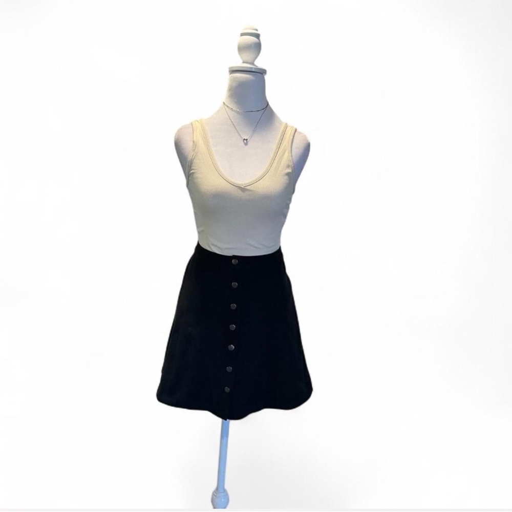 Black Faux Suede Abercrombie Sz 4 Snapped Skirt. W 30 Sits Low L 16